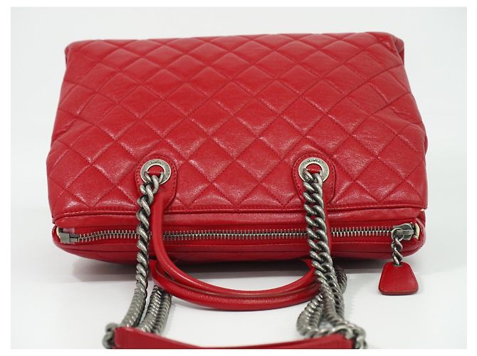 Chanel Boy Chained Quilted Calfskin Medium Roja - vista 7