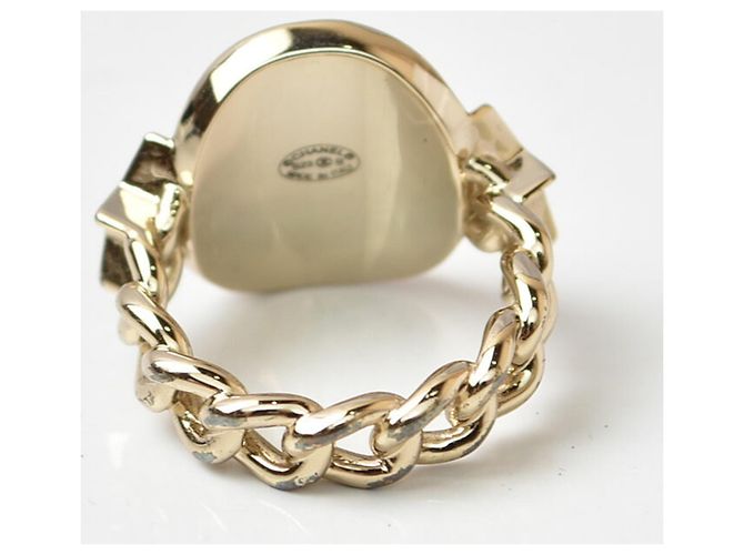 Anel banda Chanel banhado a ouro com marca Coco Dourado - vista 3