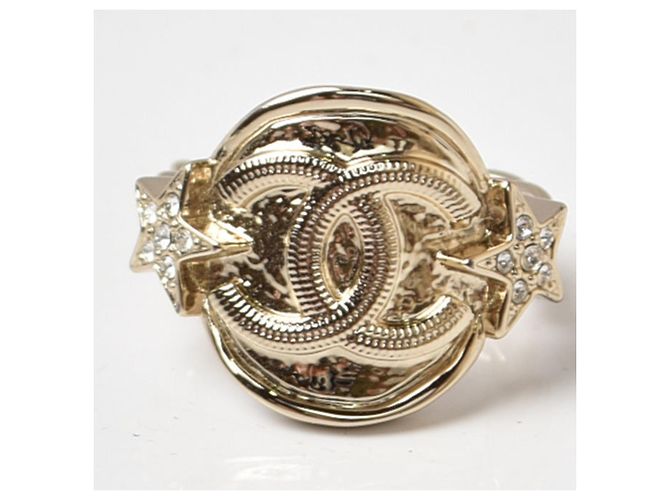 Anel banda Chanel banhado a ouro com marca Coco Dourado - vista 7