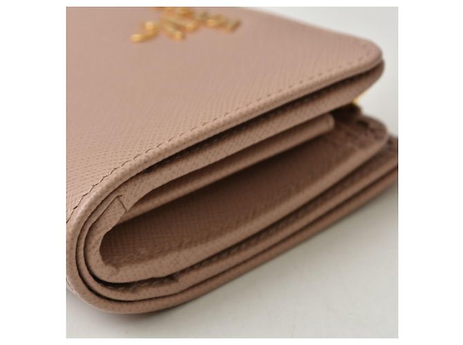 Saffiano Carteira Prada Bi-Fold em Pink Beige Bege - vista 6