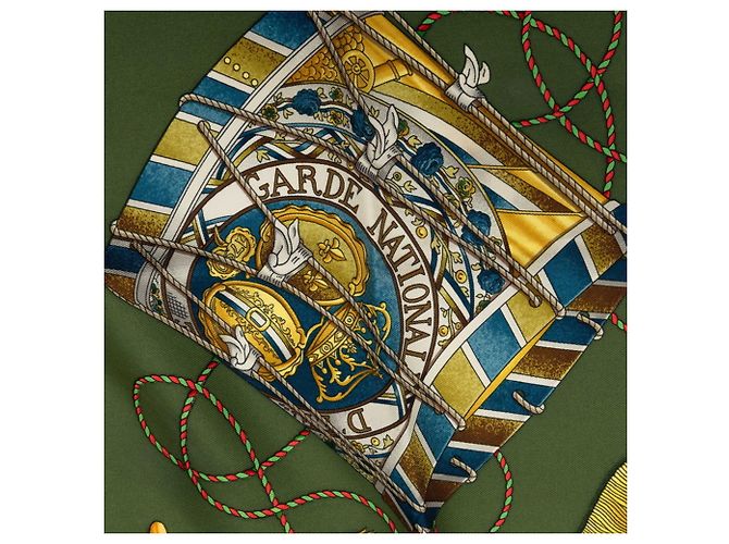 Hermès Foulard Hermes Carre 90 LES TAMBOURS Multicolore Blu navy - vista 3