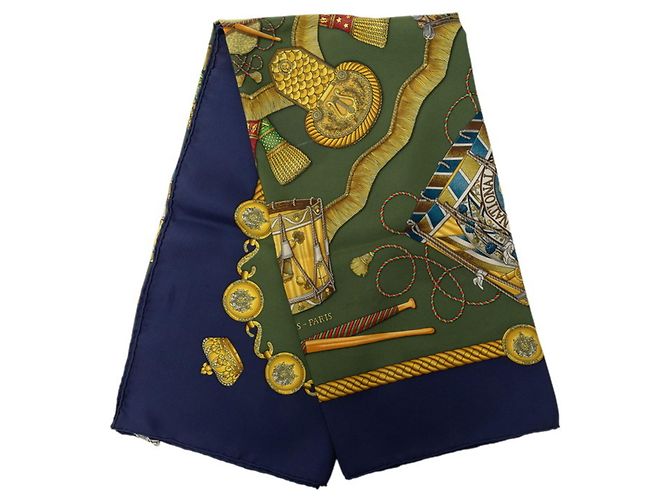 Hermès Foulard Hermes Carre 90 LES TAMBOURS Multicolore Blu navy - vista 6
