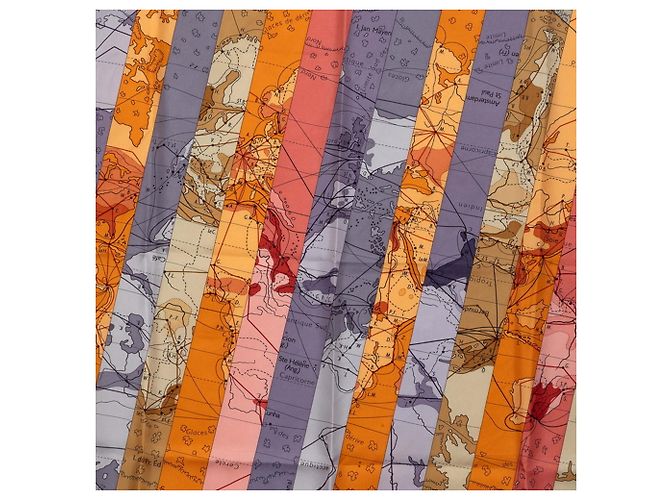 Hermès Foulard di seta Hermes Carre 90 LE MONDE EST VASTE Multicolore - vista 2