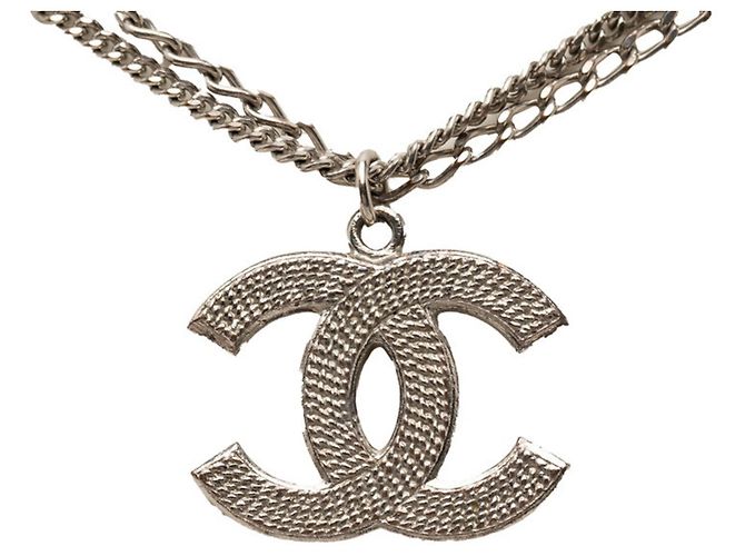 Collana con pendente Chanel Coco Mark Chain 06P - vista 2