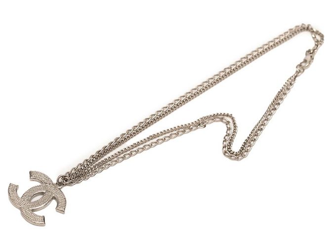 Collana con pendente Chanel Coco Mark Chain 06P - vista 4