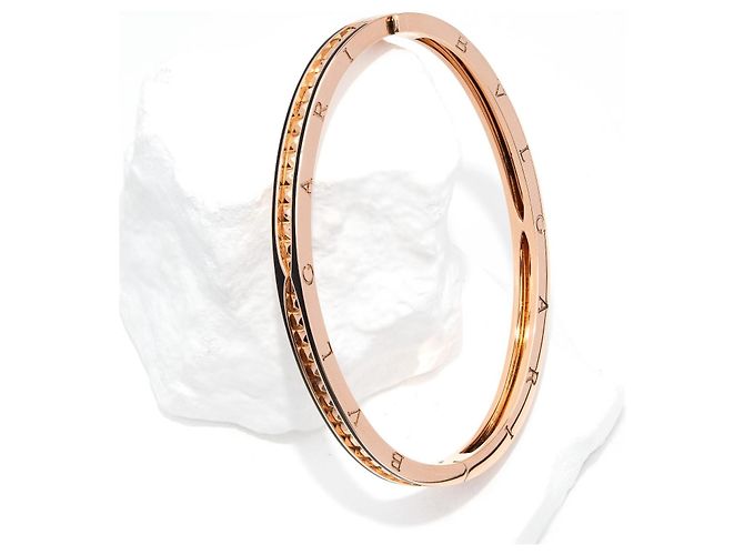 Bulgari B.Zero1 Bangle Yellow Gold 750/18K Size L Solid Luxury Bangle Size 18 Golden - view 3