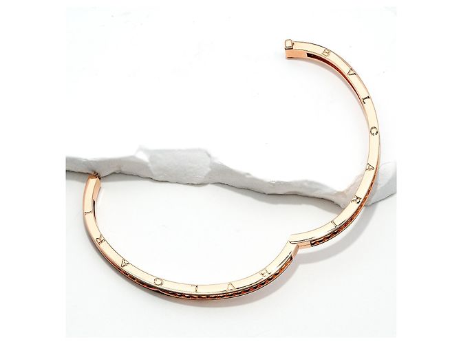 Bulgari B.Zero1 Bangle Yellow Gold 750/18K Size L Solid Luxury Bangle Size 18 Golden - view 4