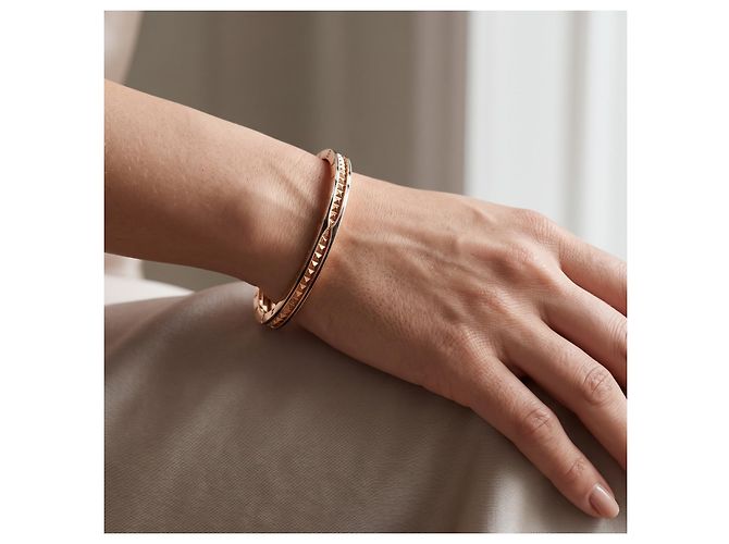 Bulgari B.Zero1 Bangle Yellow Gold 750/18K Size L Solid Luxury Bangle Size 18 Golden - view 5