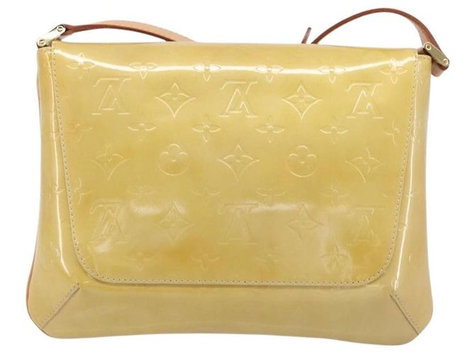Louis Vuitton Thompson Street Monogram Vernis Medium Bege - vista 2