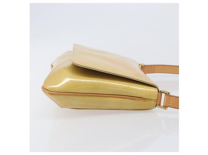 Louis Vuitton Thompson Street Monogram Vernis Medium Bege - vista 4