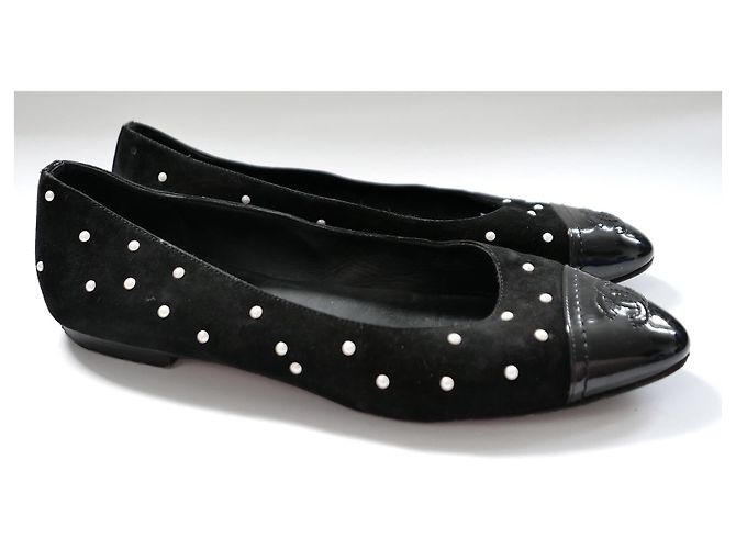 Chanel Ballerine in camoscio nero con punta perla - vista 2