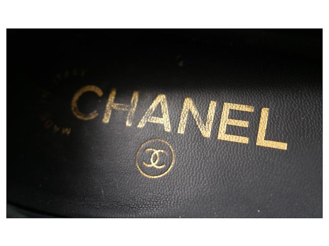 Chanel Ballerine in camoscio nero con punta perla - vista 4