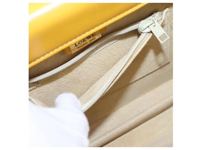 Bolso de mano LOEWE de cuero Amarillo Oro Auth ep16372 Dorado - vista 22