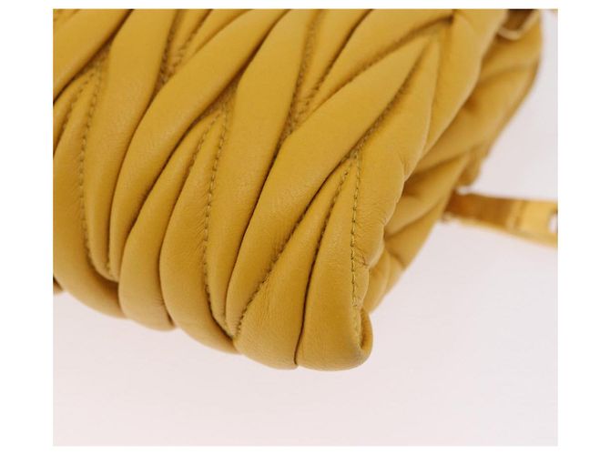 Borsa a tracolla Miu Miu Matelassé in pelle 2way Yellow Gold Auth 202504A D'oro Giallo - vue 18
