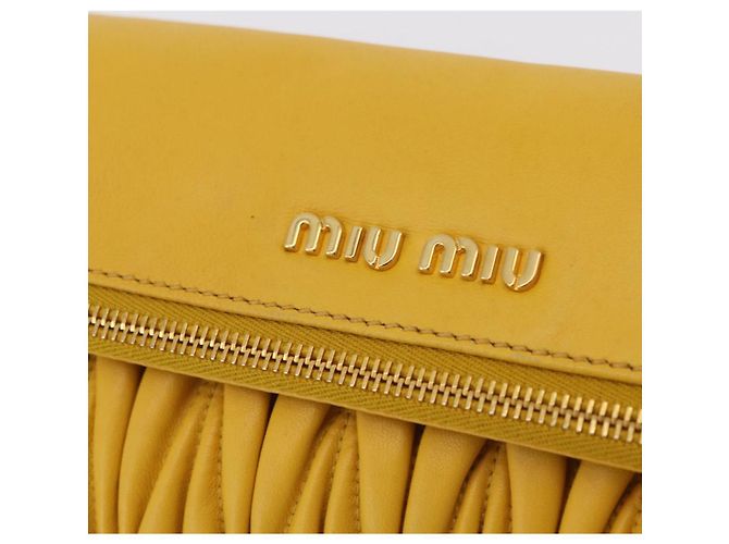 Borsa a tracolla Miu Miu Matelassé in pelle 2way Yellow Gold Auth 202504A D'oro Giallo - vue 20