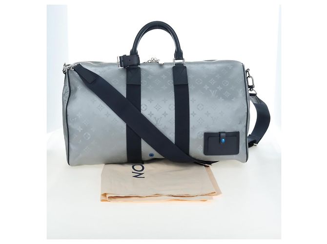 Borsa LOUIS VUITTON Satellite Keepall Bandouliere 50 Silver M44170 LV Auth 200382V - vista 12