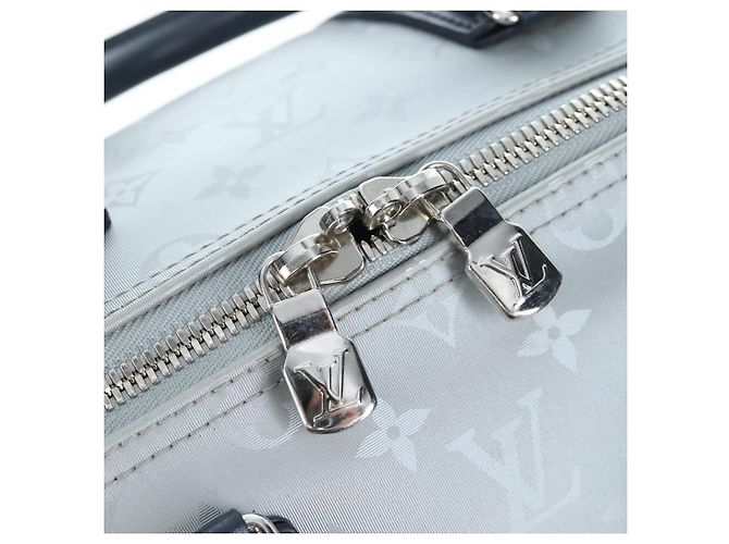 Borsa LOUIS VUITTON Satellite Keepall Bandouliere 50 Silver M44170 LV Auth 200382V - vista 26