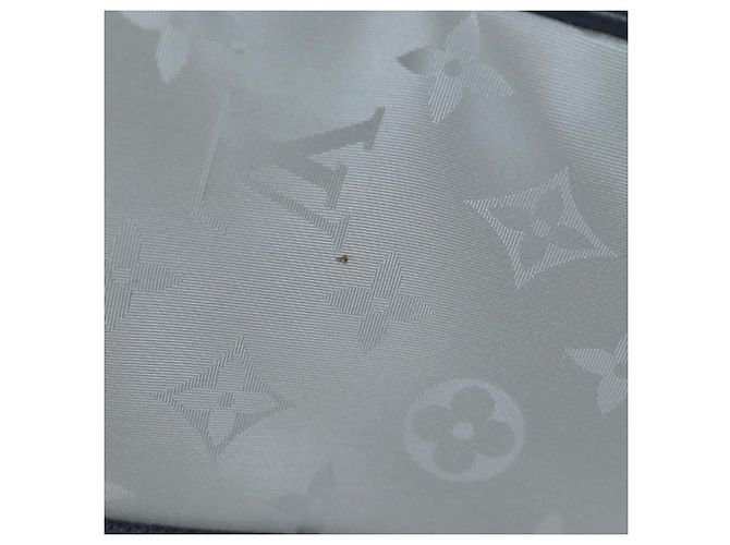 Borsa LOUIS VUITTON Satellite Keepall Bandouliere 50 Silver M44170 LV Auth 200382V - vista 6