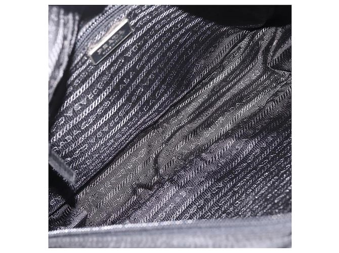 Bolsa de Ombro PRADA Nylon Black Silver Auth 205066A Preto Prata - vista 10