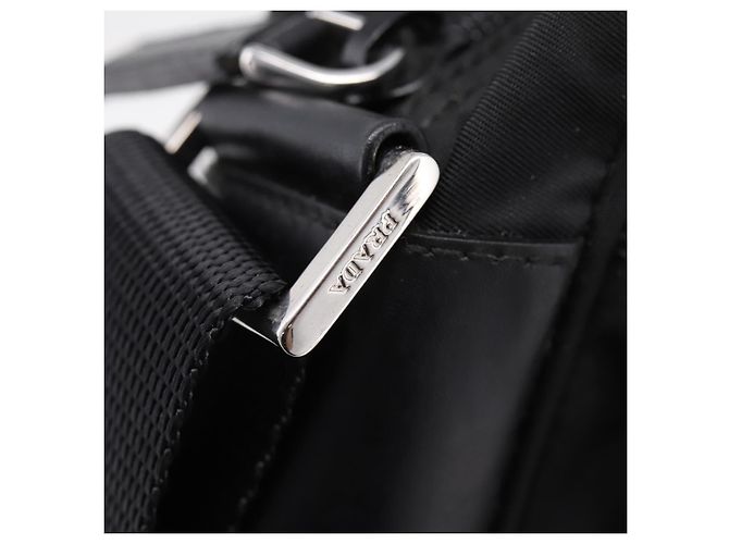Bolsa de Ombro PRADA Nylon Black Silver Auth 205066A Preto Prata - vista 19
