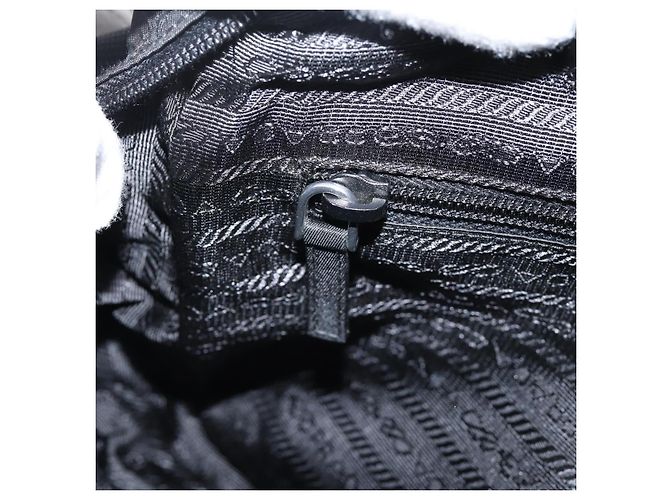 Bolsa de Ombro PRADA Nylon Black Silver Auth 205066A Preto Prata - vista 23