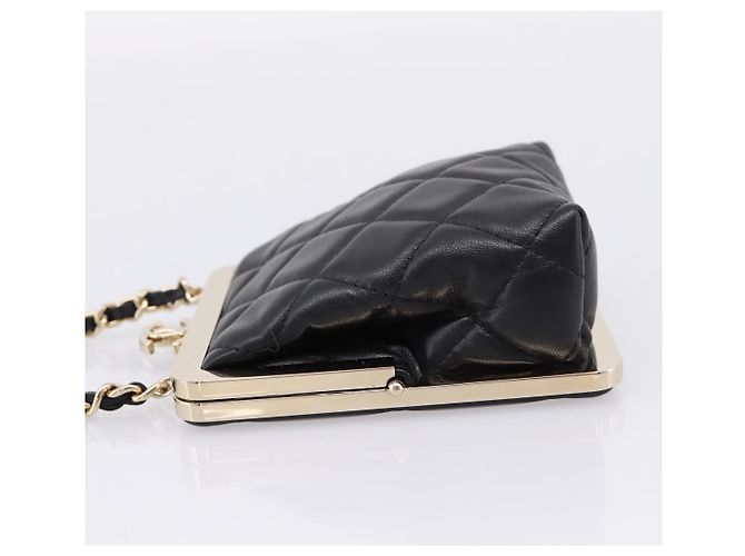 CHANEL Pochette a catena in pelle d'agnello nera dettagli dorati CC Auth 206662SAV Nero - vista 3