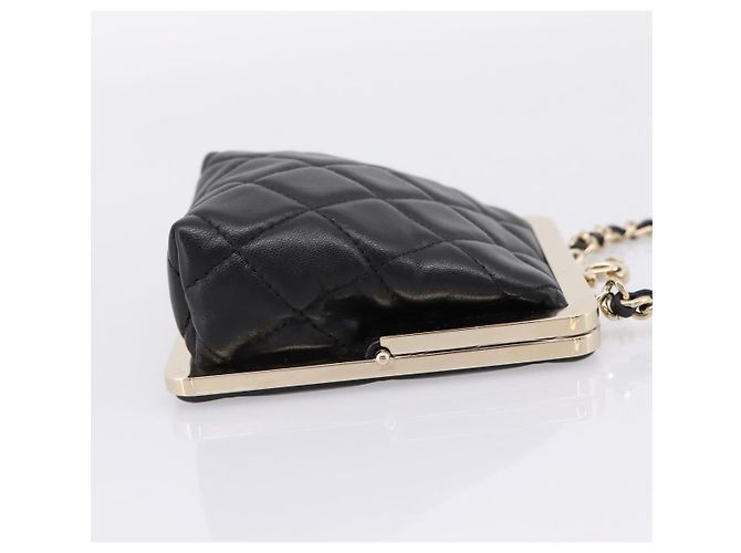 CHANEL Pochette a catena in pelle d'agnello nera dettagli dorati CC Auth 206662SAV Nero - vista 4