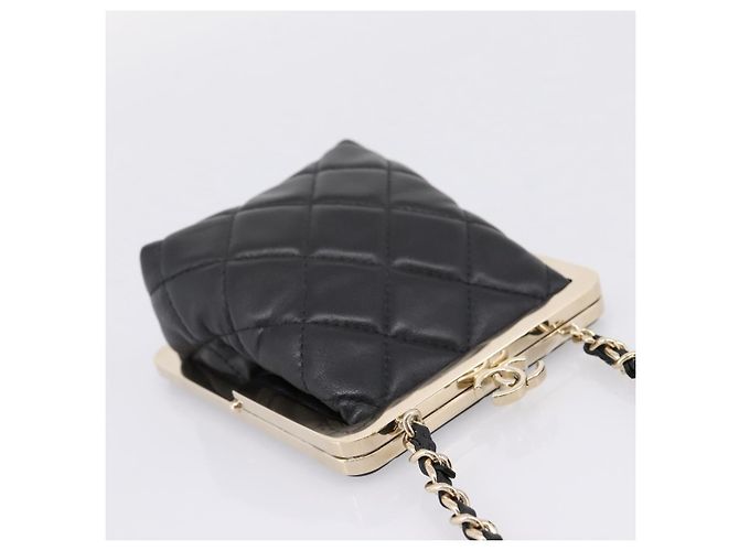 CHANEL Pochette a catena in pelle d'agnello nera dettagli dorati CC Auth 206662SAV Nero - vista 6