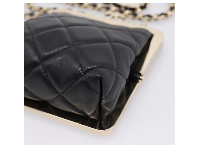CHANEL Pochette a catena in pelle d'agnello nera dettagli dorati CC Auth 206662SAV Nero - vista 9