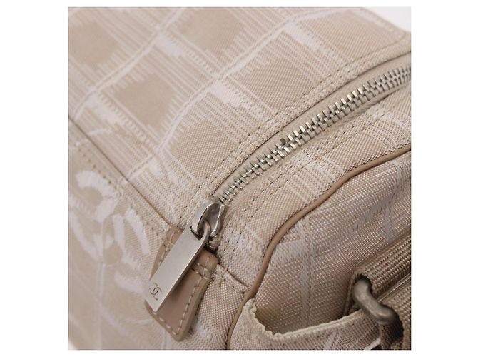 Borsa a tracolla CHANEL New Travel Line Canvas Beige Silver CC Auth fm5465A Argento - vista 19