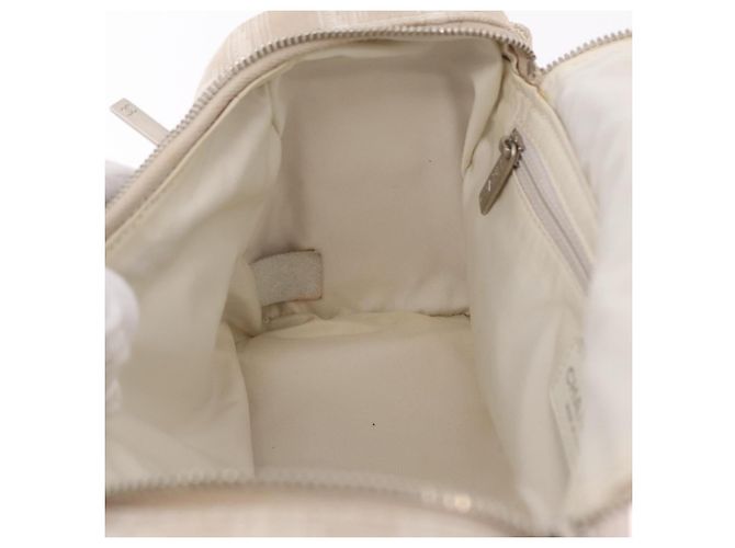 Borsa a tracolla CHANEL New Travel Line Canvas Beige Silver CC Auth fm5465A Argento - vista 24