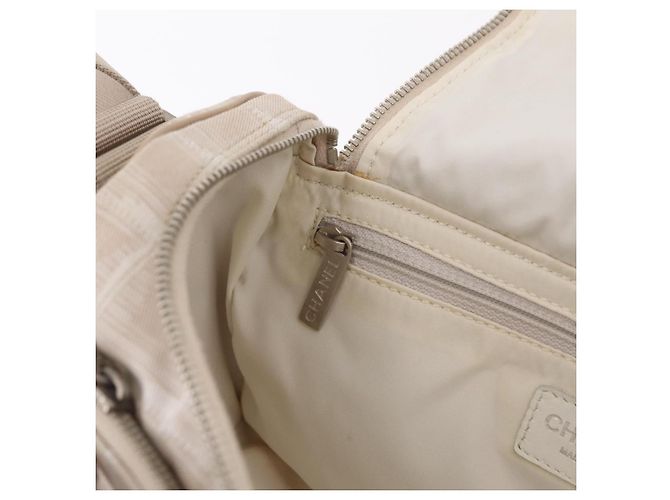 Borsa a tracolla CHANEL New Travel Line Canvas Beige Silver CC Auth fm5465A Argento - vista 25