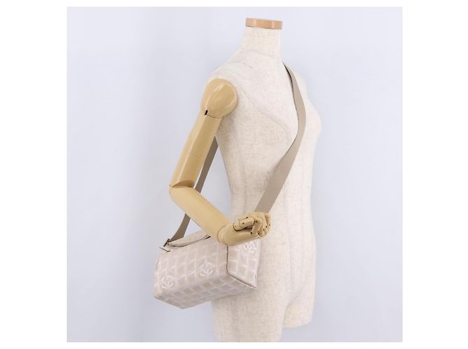 Borsa a tracolla CHANEL New Travel Line Canvas Beige Silver CC Auth fm5465A Argento - vista 29