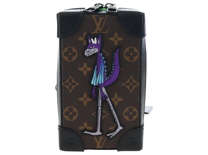 LOUIS VUITTON Monogram LV Friends Soft Trunk Phone Box M80144 LV Auth 204888SAM Monograma - vista 13