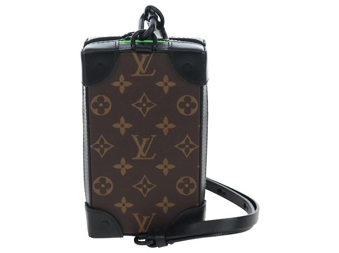 LOUIS VUITTON Monogram LV Friends Soft Trunk Phone Box M80144 LV Auth 204888SAM Monograma - vista 2