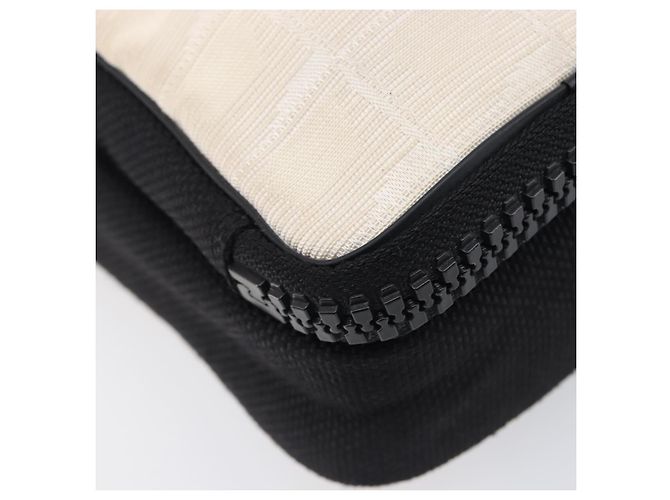Borsa a tracolla CHANEL Sports Line Canvas Ivory CC Auth 206799A - vista 17