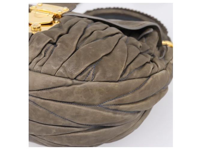Bolsa de Mão Miu Miu Matelassé em Couro 2way Cinza Tom Dourado Auth 167729A Marrom - vista 16