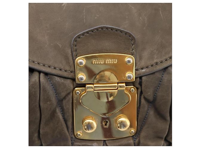 Bolsa de Mão Miu Miu Matelassé em Couro 2way Cinza Tom Dourado Auth 167729A Marrom - vista 21