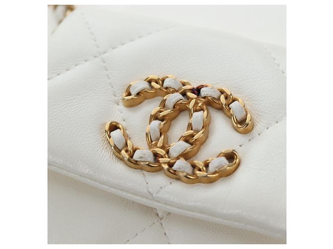 CHANEL Matelasse Chain Shoulder Pouch Lamb Skin Gold White CC Auth 206352SAM Bianco D'oro - vista 20