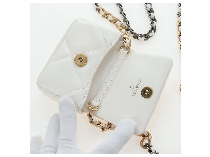 CHANEL Matelasse Chain Shoulder Pouch Lamb Skin Gold White CC Auth 206352SAM Bianco D'oro - vista 22