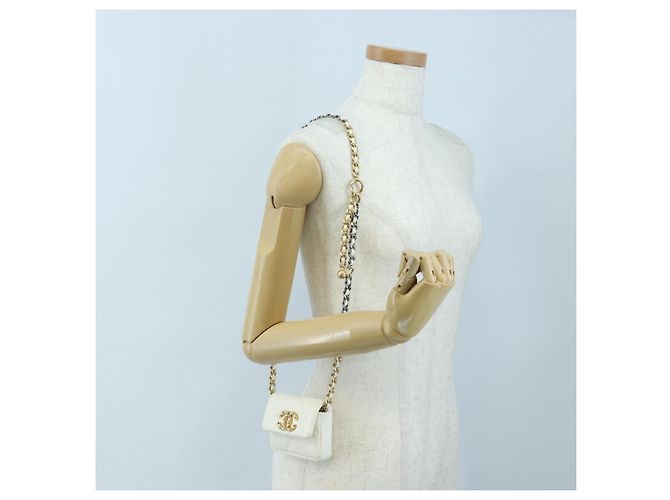 CHANEL Matelasse Chain Shoulder Pouch Lamb Skin Gold White CC Auth 206352SAM Bianco D'oro - vista 27
