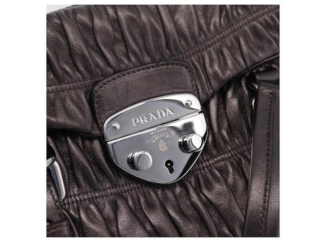 Bolso Tote PRADA Ready Lock de piel Nappa Gris Plata Auth am12760M Castaño - vista 17