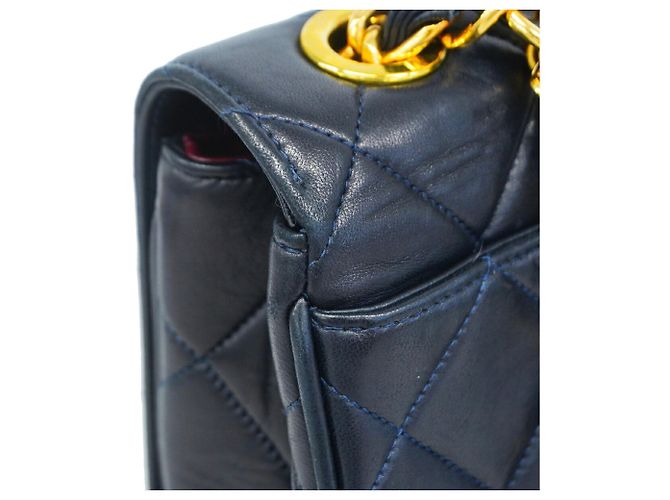 Chanel Matelassé Schultertasche mit Kette Marineblau - Ansicht 7