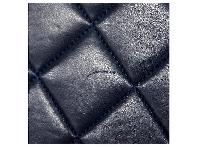 Chanel Matelassé Schultertasche mit Kette Marineblau - Ansicht 8