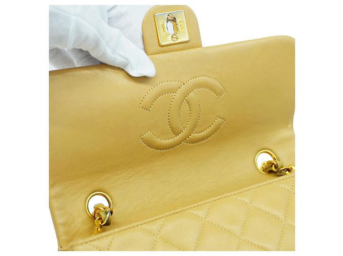 Borsa a tracolla Chanel Matelassé con catena Beige - vista 12