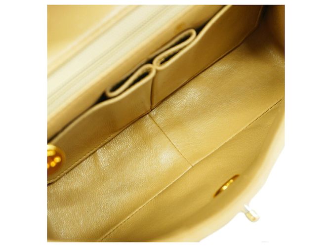 Borsa a tracolla Chanel Matelassé con catena Beige - vista 4
