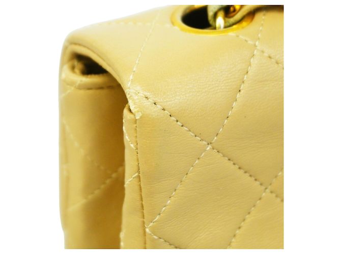 Borsa a tracolla Chanel Matelassé con catena Beige - vista 7