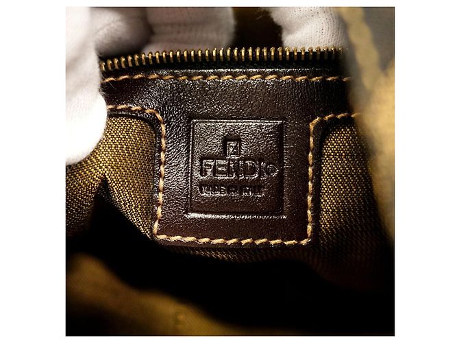 Fendi Zucca Schultertasche aus Nylon und Canvas Braun - Ansicht 5