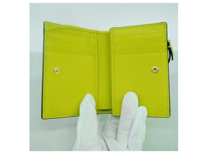 Portafoglio bi-fold Gucci GG Marmont Supreme Marrone Verde - vista 3