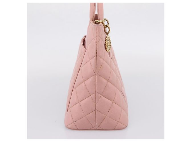 Chanel Medallion Quilted Caviar Rosa - vista 3